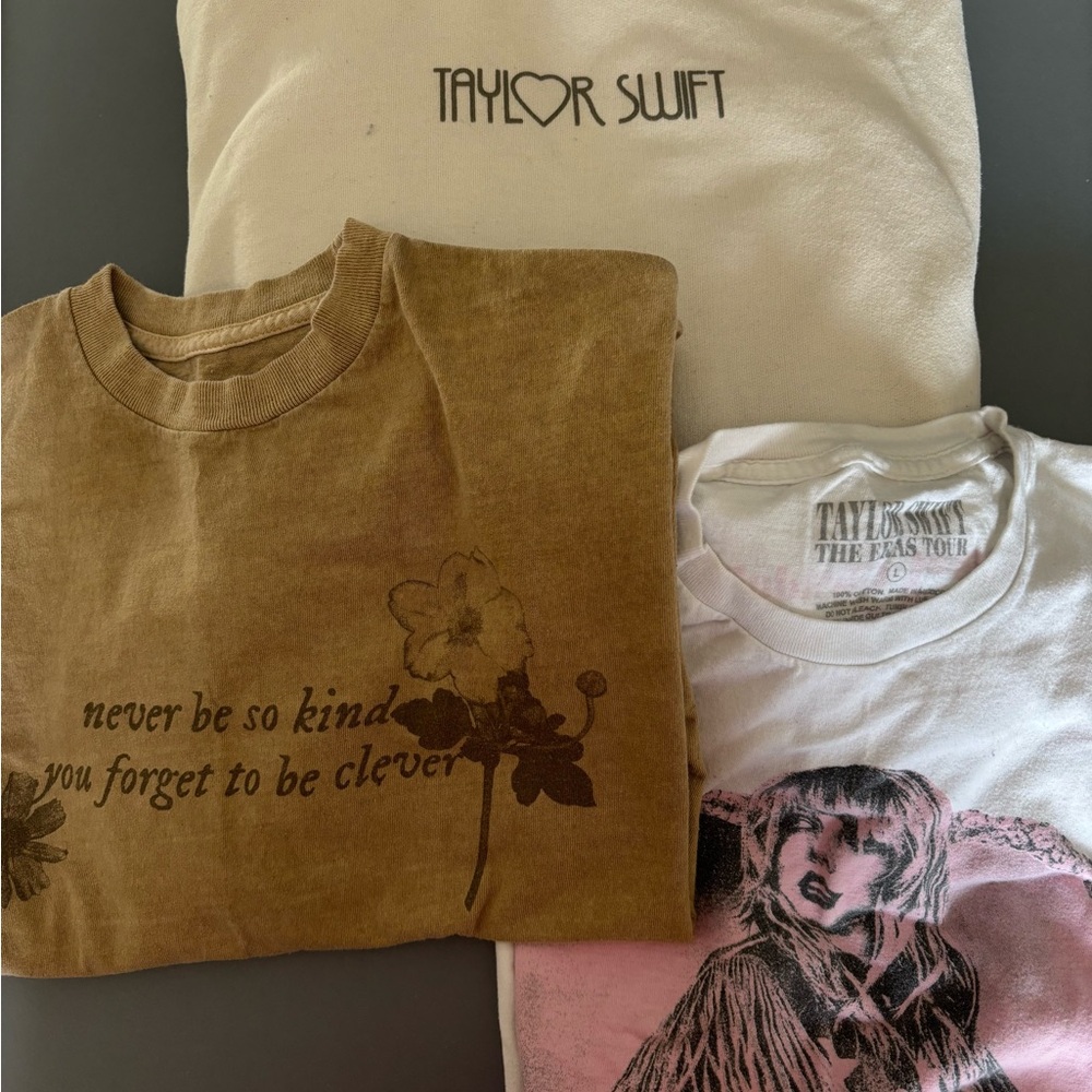 Official Taylor Swift Merch Lot (Size L-XL)